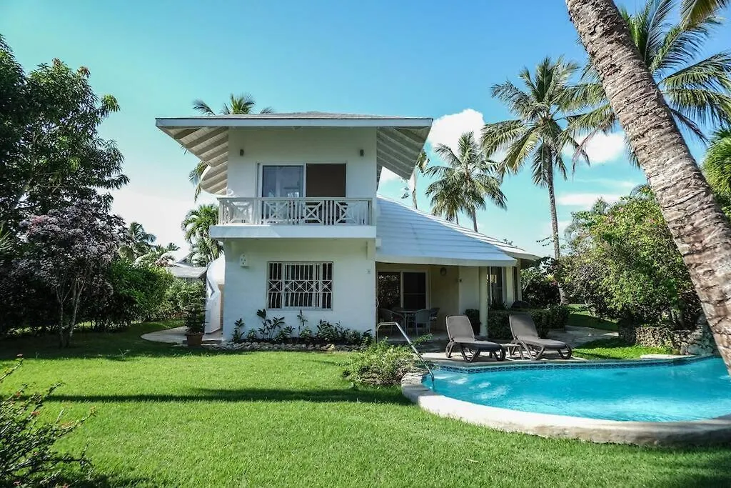 Charming Ocean Front 3 Bd Villa location
